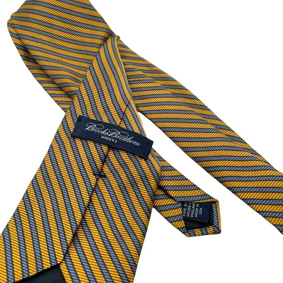 VINTAGE Brooks Brothers Makers Striped Silk Tie in Yellow/Blue - Picture 3 of 9